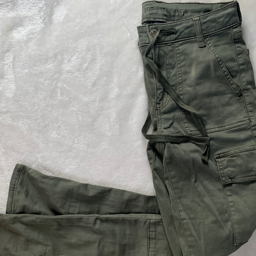 AMERICAN EAGLE Skinny Hi-Rise Cargo Pant